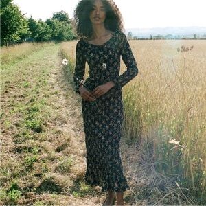 Doen Black Floral Long Sleeve Maxi Dress